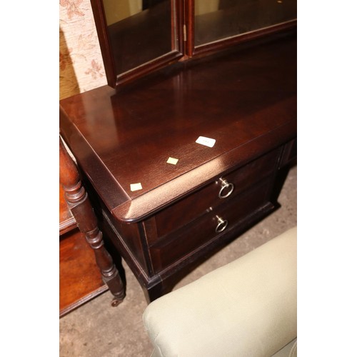 684 - Stag minstrel dressing table