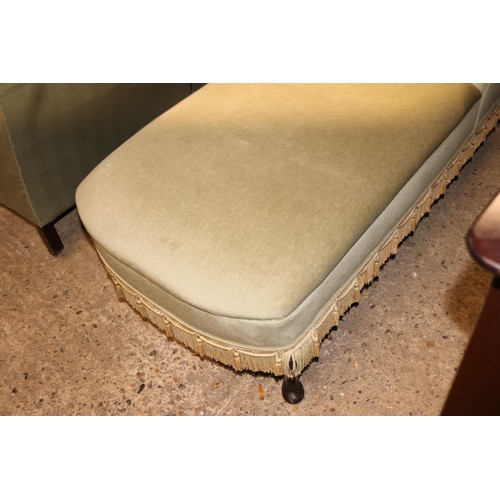 687 - Green modern chaise lounge & stool