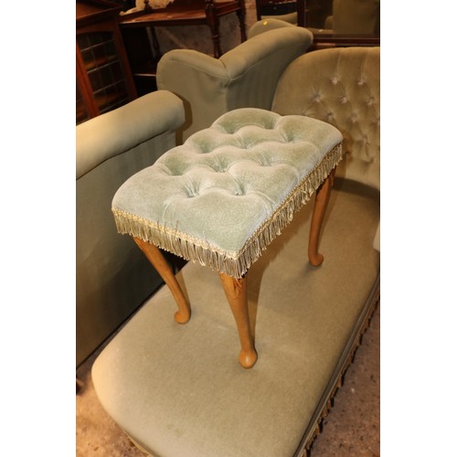 687 - Green modern chaise lounge & stool