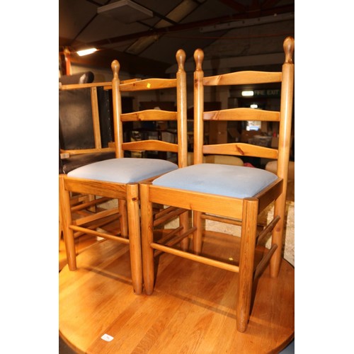 706 - Oak round table & set of 4 oak chairs