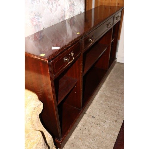 Lot 715       