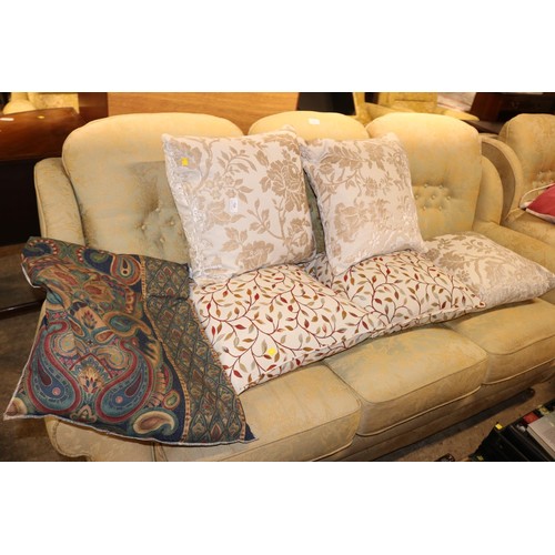 729 - Six large patterned cushions