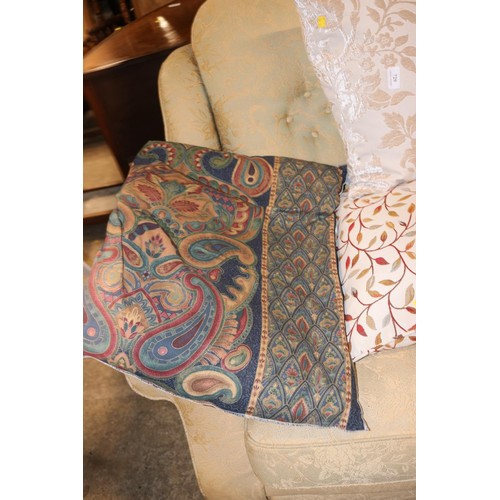 729 - Six large patterned cushions