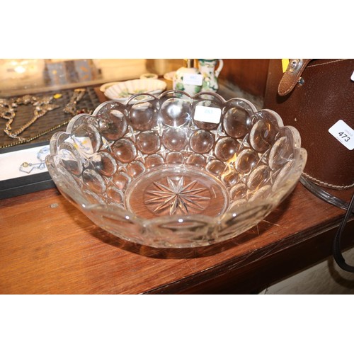 562 - Cut glass fruit bowl