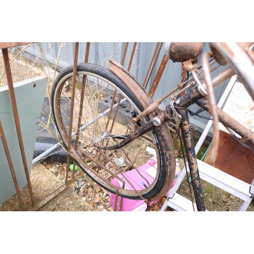 7 - Antique gents bike