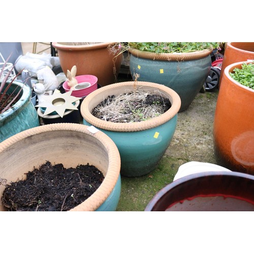 101 - Pair of glazed planters