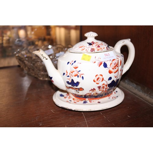 563 - Imari style teapot & stand