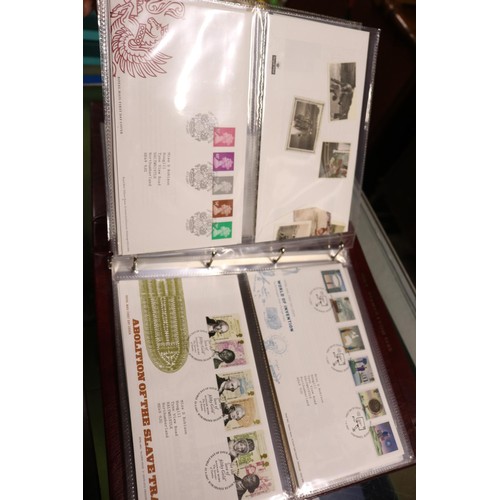 660 - 2 albums of GB first day covers