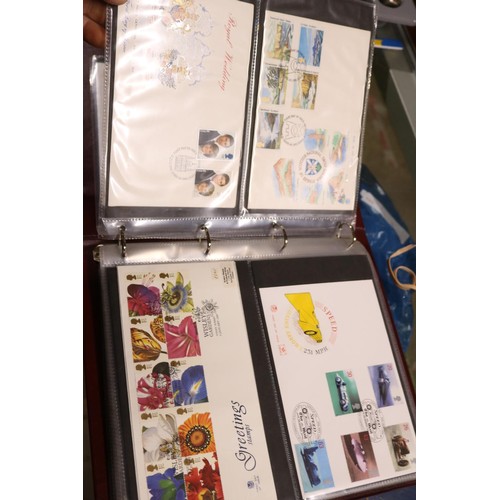 660 - 2 albums of GB first day covers