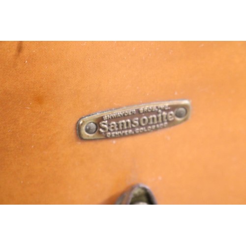 661 - Samsonite case (large)