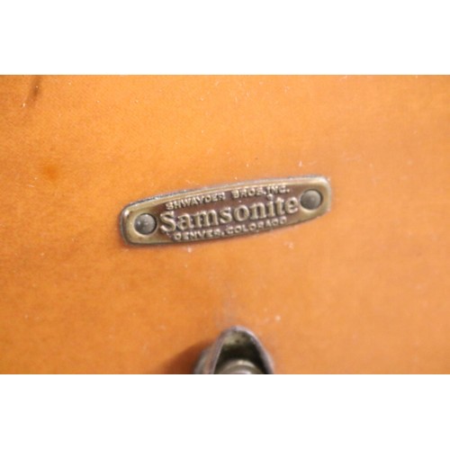 661 - Samsonite case (large)