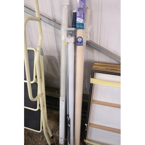 121 - Assorted roller blinds x5