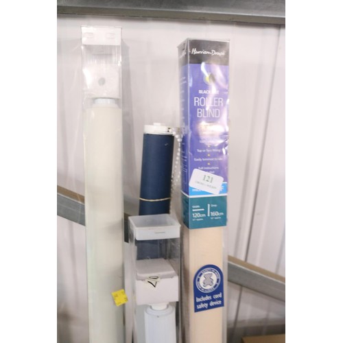 121 - Assorted roller blinds x5