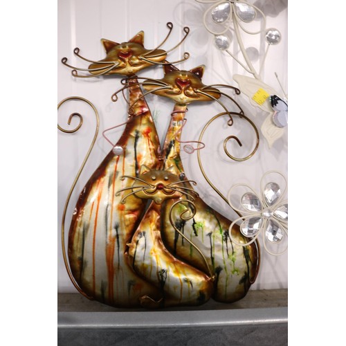 126 - Metal flower wall art & a cat