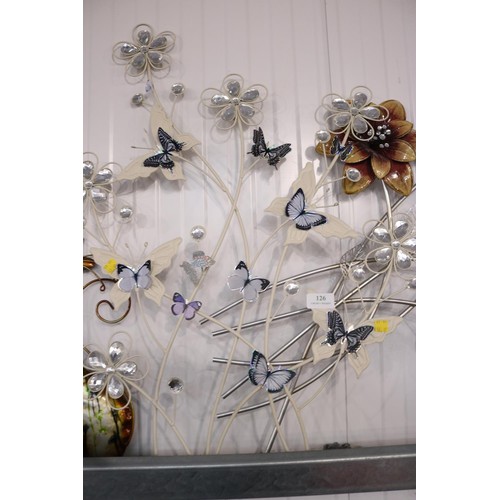 126 - Metal flower wall art & a cat