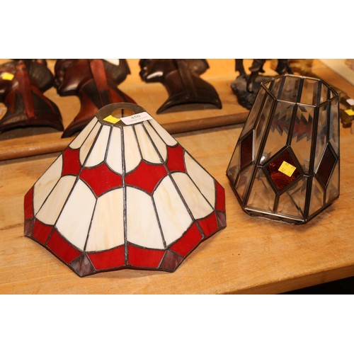 450 - 2 decorative lamp shades