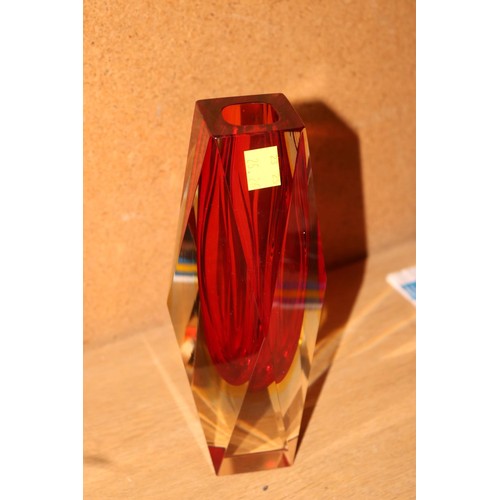 564A - Muranu unusual diamond cut outer glass vase with triple layered coloured glass inner - 50's sommerso... 