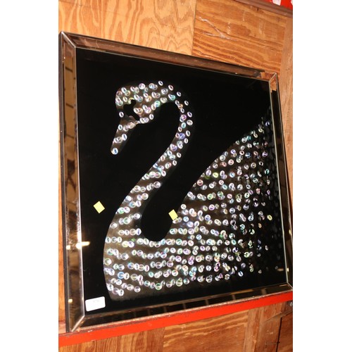 570 - Decorative swan wall mirror