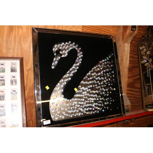 570 - Decorative swan wall mirror