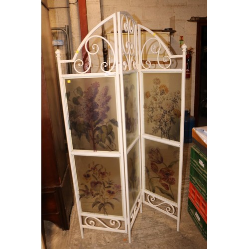 709 - Metal screen with glass decorative paels