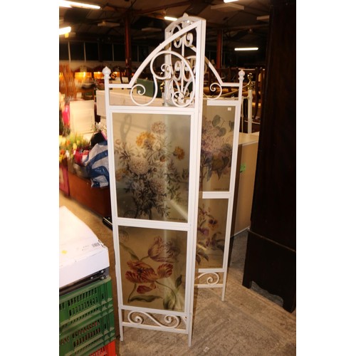 709 - Metal screen with glass decorative paels