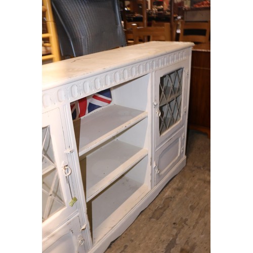 736 - Glazed cupboard/bookcase