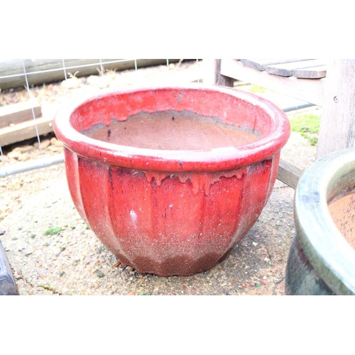 18 - Large round garden planter red