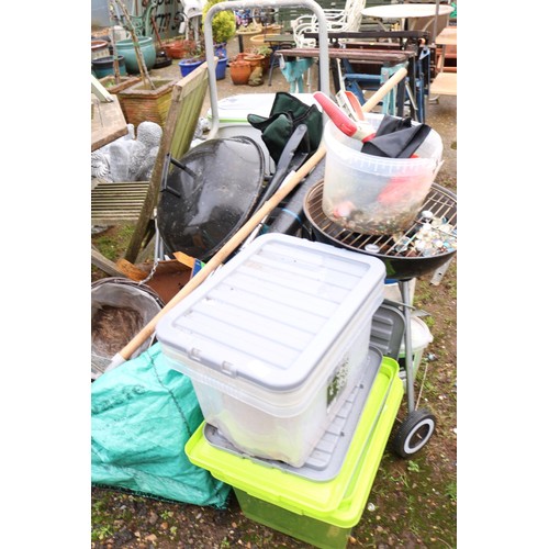 36 - Qty of items incl barbecue, kitchen steps, deckchairs, etc