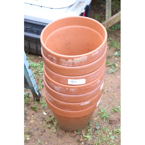 57 - 7 x clay plant pots