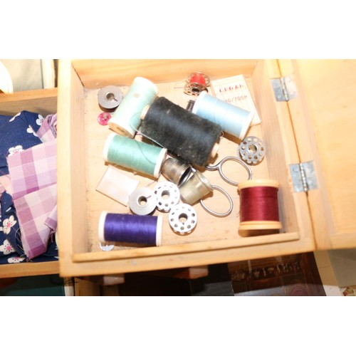 Small sewing box & contents