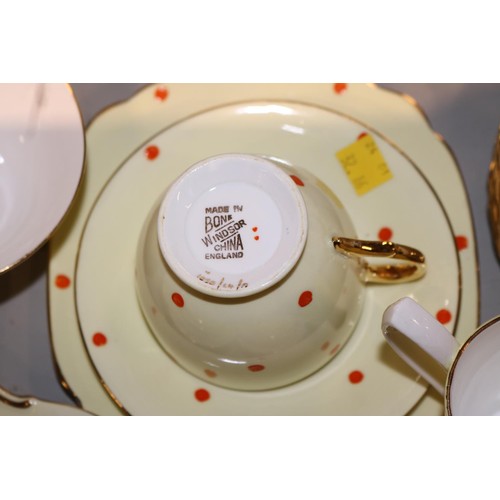 573 - Various part tea and coffee set and cake stand