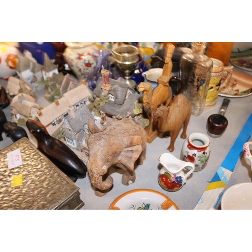 575 - Quantity of Collectibles, including China, glass and metal Wares