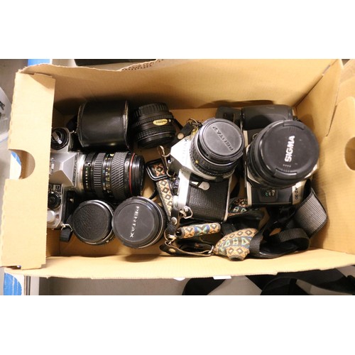 581 - Quantity of cameras, including Pentax etc