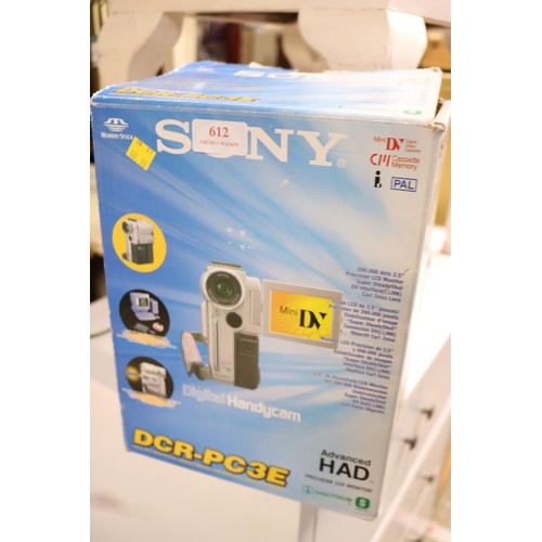 612 - Sony, digital handy cam inbox