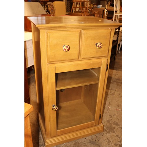 635 - Stereo cabinet with x2 drawers & glass door