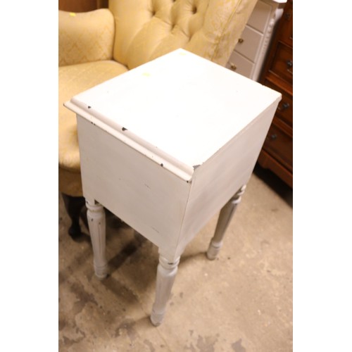 639 - Painted small 2 drawer occasional table