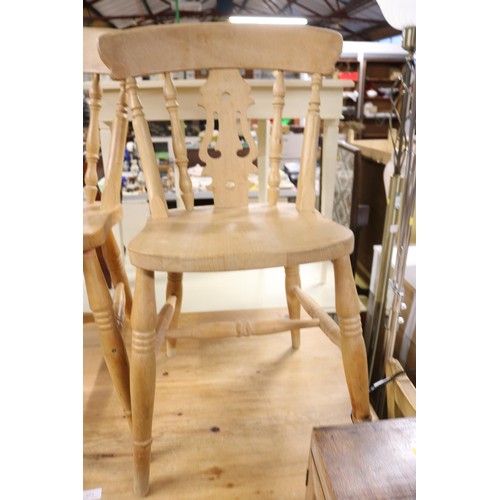 651 - Pine table & 4 chairs