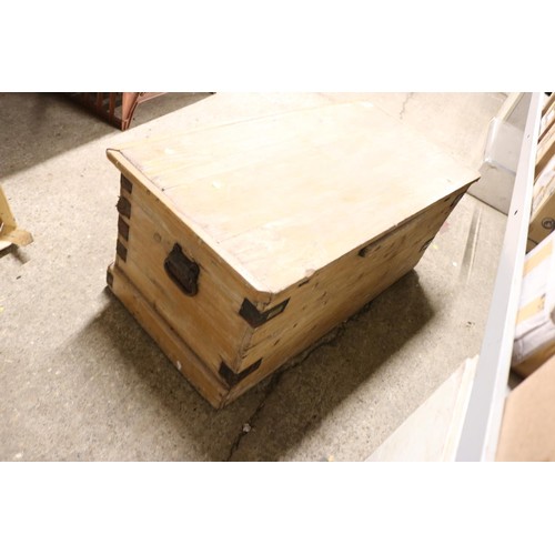 661 - Large pine chest