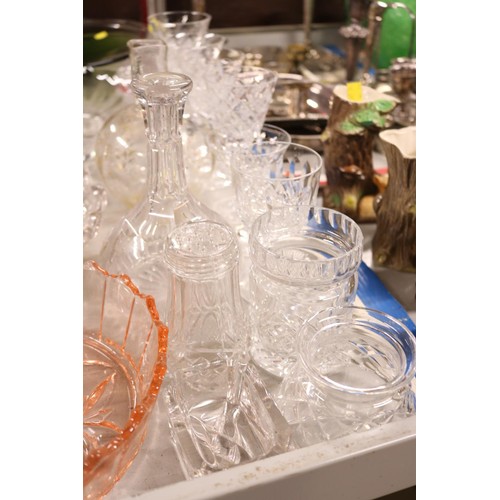 322 - Qty of glassware