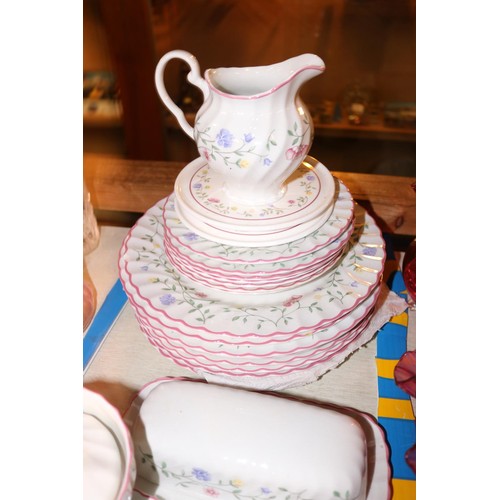 515 - Johnson Bros summer chintz crockery