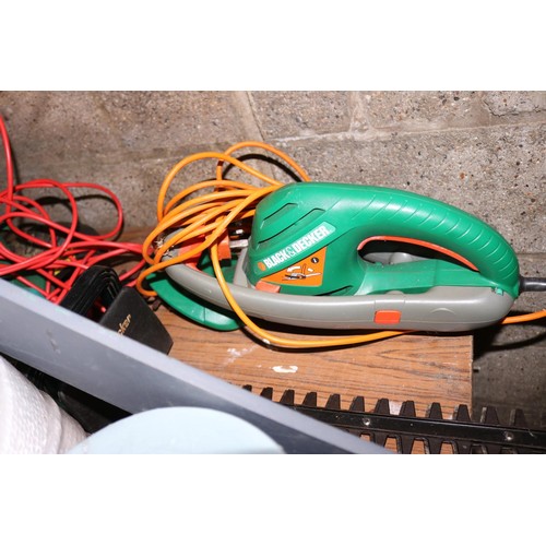 130 - Electric strimmer and electric hedge trimmer