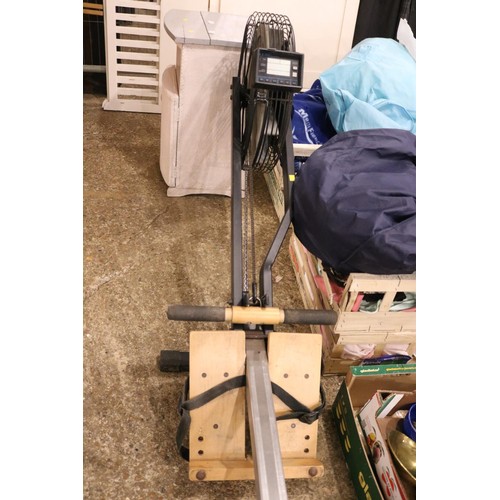 208 - Rowing machine