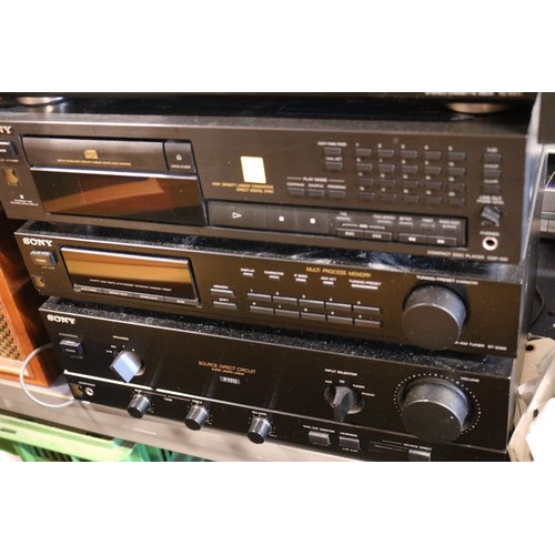 256 - Sony stereo system, incl CD, cassette, turntable, FM-AM & speakers (& instructions) - warranted unti... 