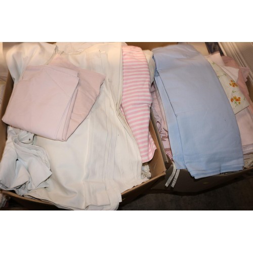 258 - Qty of various bed linen, towels, pillows, etc