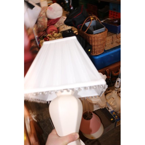 262 - 6 various table lamps, shades & 1 standard lamp with shade - warranted until 12 noon Tuesday followi... 