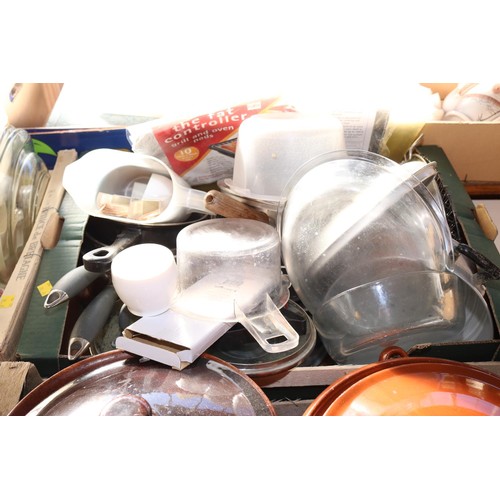 300 - Qty of kitchenware, incl saucepans, Pyrex, containers, etc