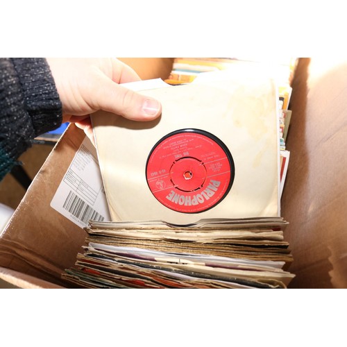 307 - 2 boxes 45rpm records, 50s, 60s, 70s, etc