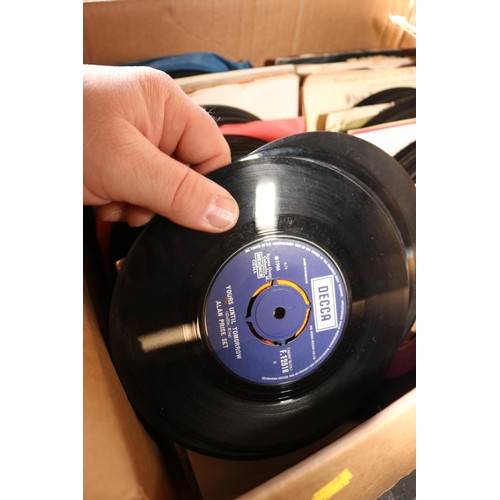 307 - 2 boxes 45rpm records, 50s, 60s, 70s, etc