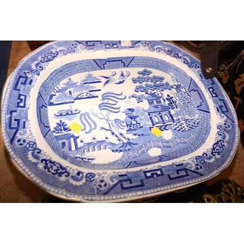 335 - 4 willow pattern meat platters