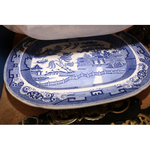 335 - 4 willow pattern meat platters